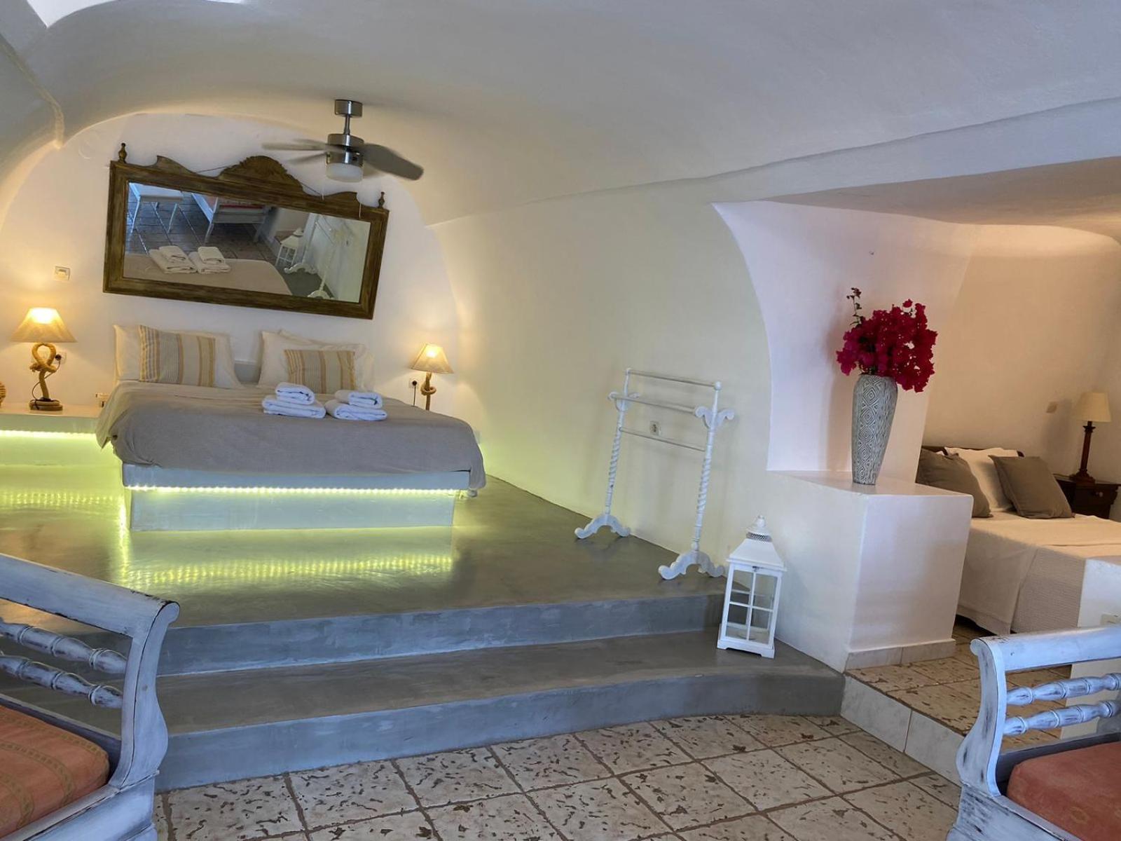 Palm Tree Hill Oia Exterior foto