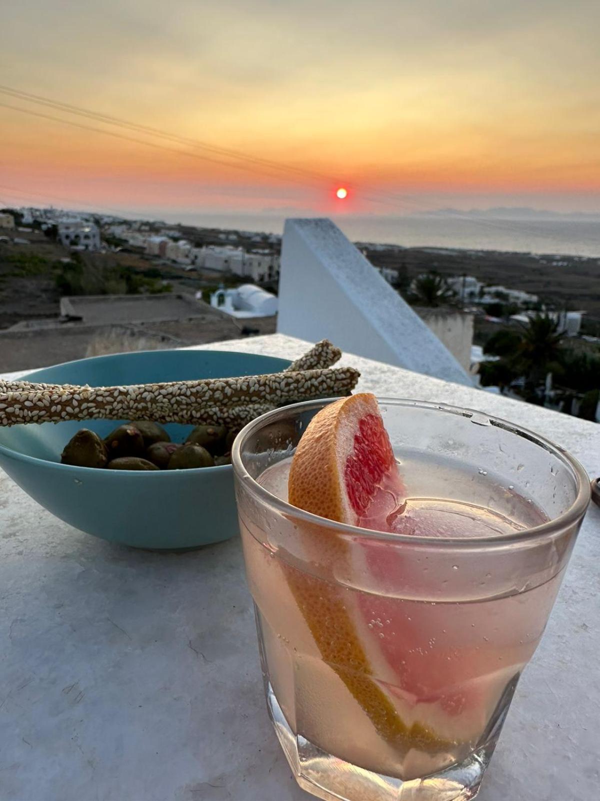 Palm Tree Hill Oia Exterior foto